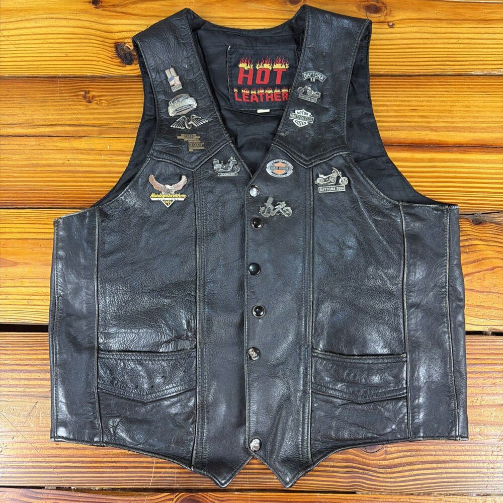 VTG Men Leather Vest Black Motorcycle Biker Sz Small Embossed Eagle 90’s w/Pins